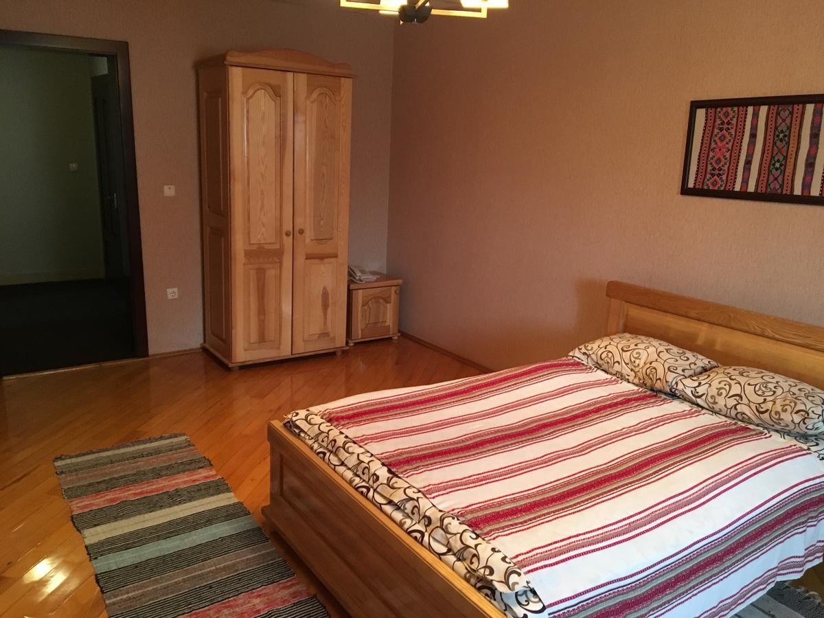 Hotel Svitlytsia Tyachiv Dış mekan fotoğraf