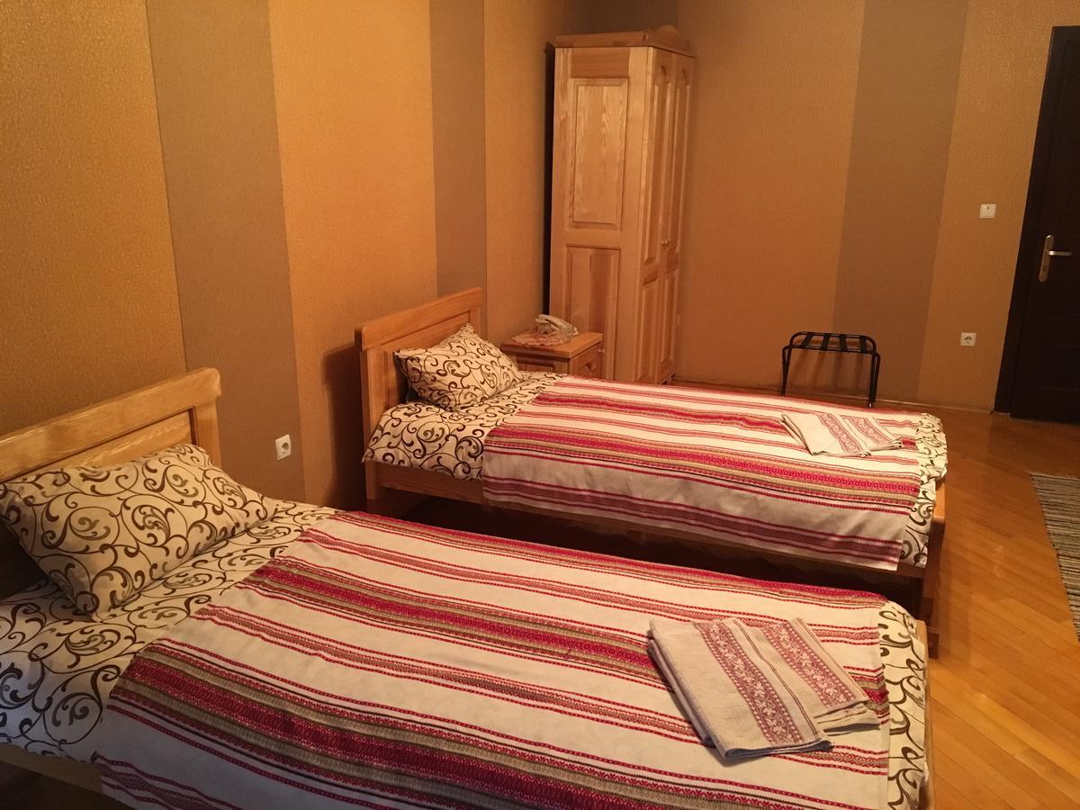 Hotel Svitlytsia Tyachiv Dış mekan fotoğraf